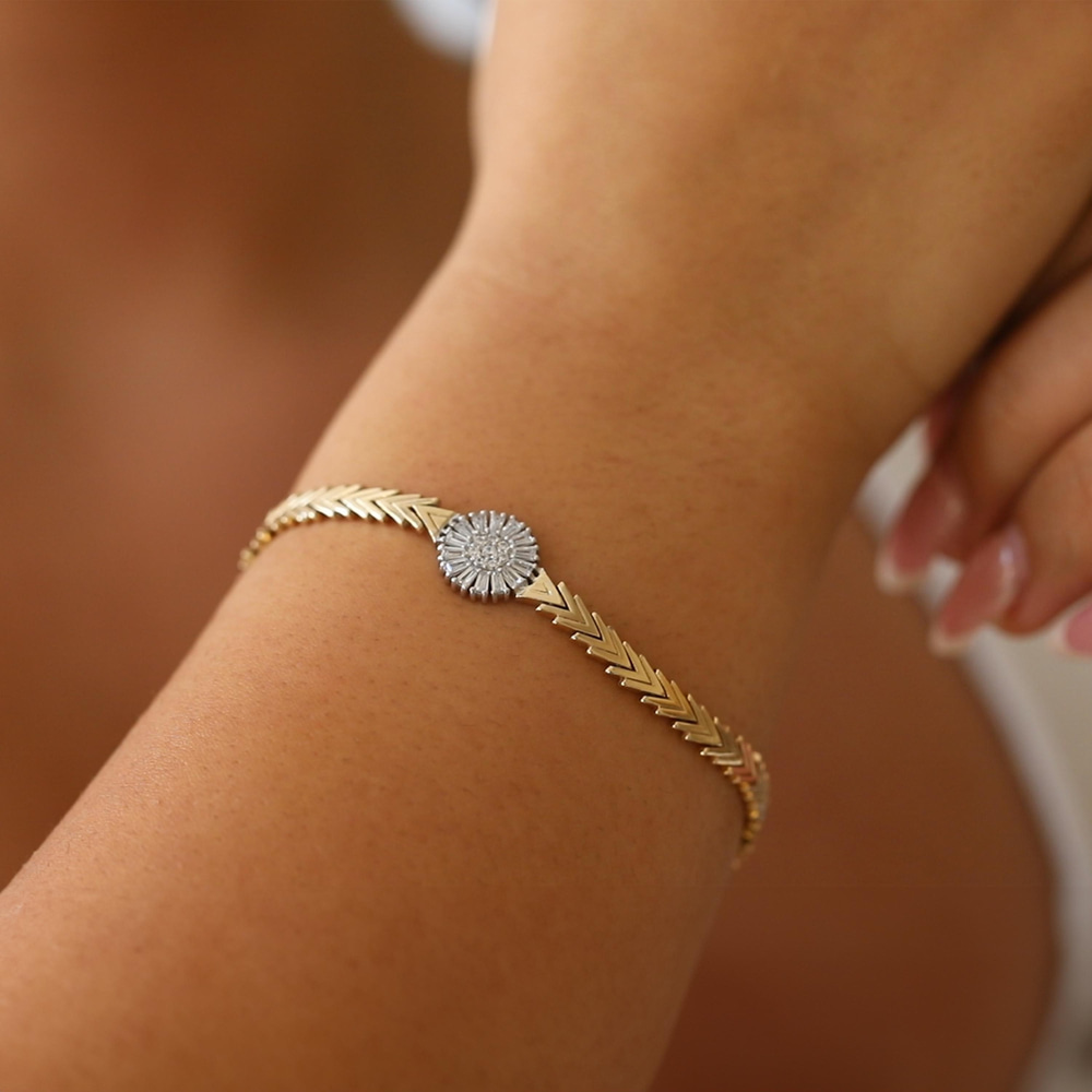 Işıltılı V Zincirli Baget Taşlı Altın Bileklik - Goldstore