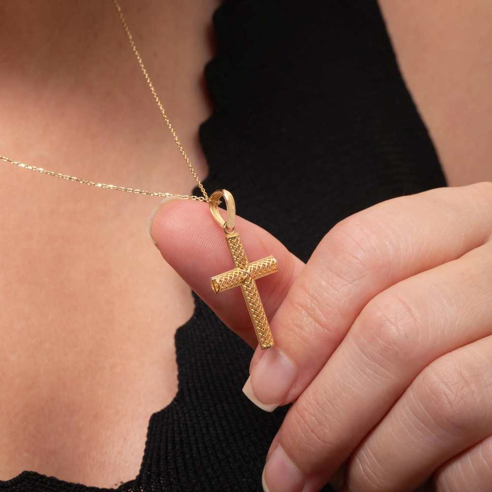 İşleme Detaylı Haç Altın Kolye - Goldstore