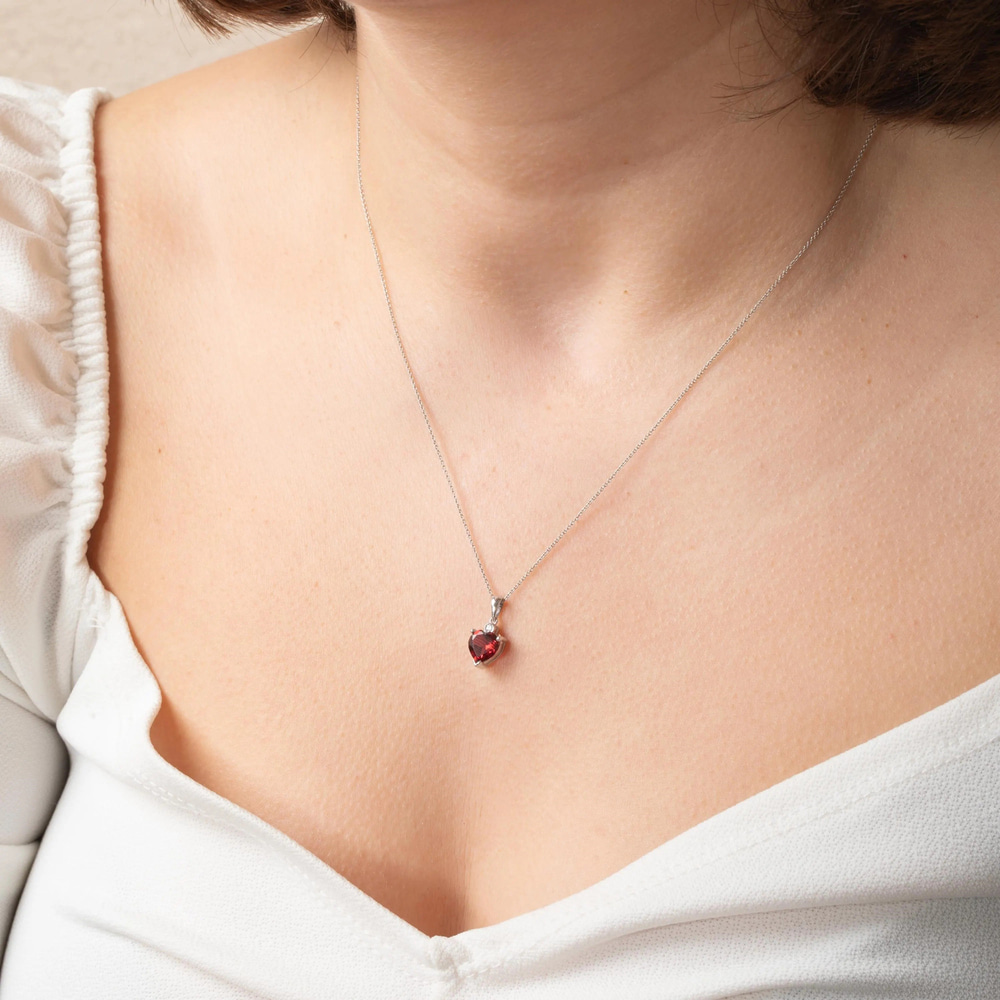 Kalp Garnet Taşlı Elmas Detaylı Altın Kolye - Goldstore