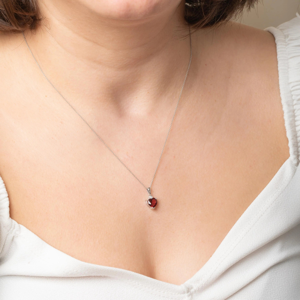 Kalp Garnet Taşlı Elmas Detaylı Altın Kolye - Goldstore