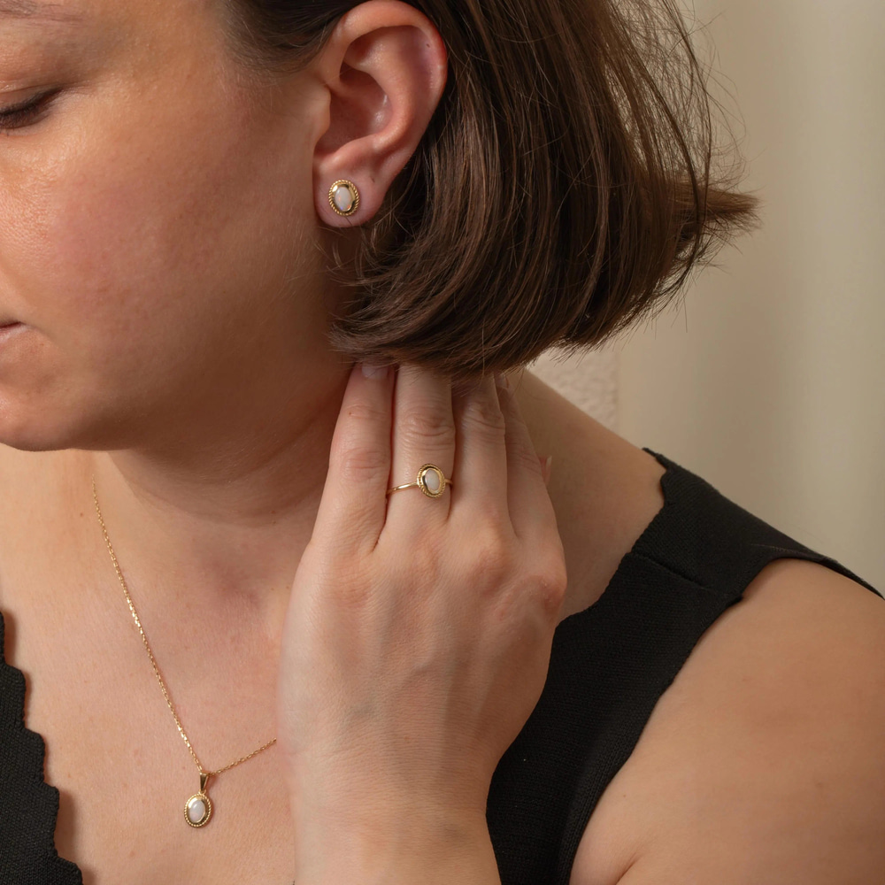 Minimal Oval Opal Altın Küpe - Goldstore