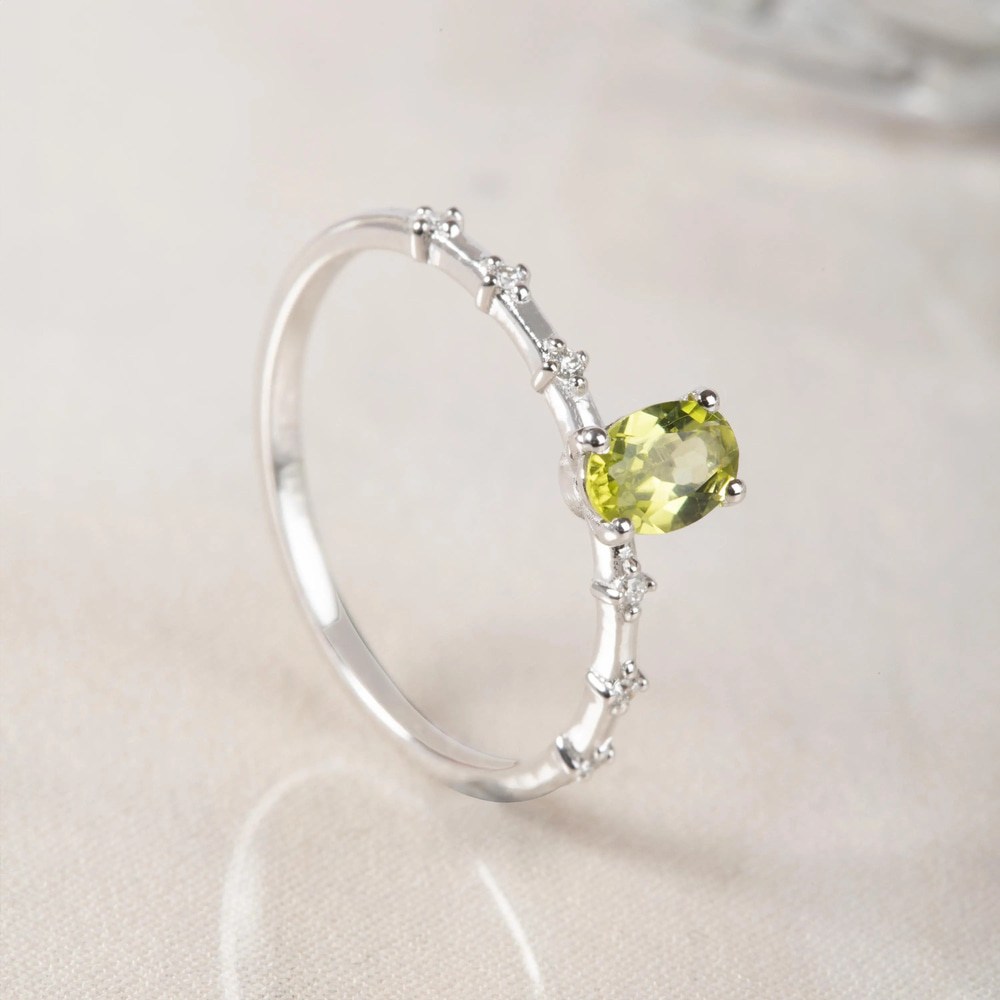 Peridot Parıltısı Altın Yüzük - Goldstore