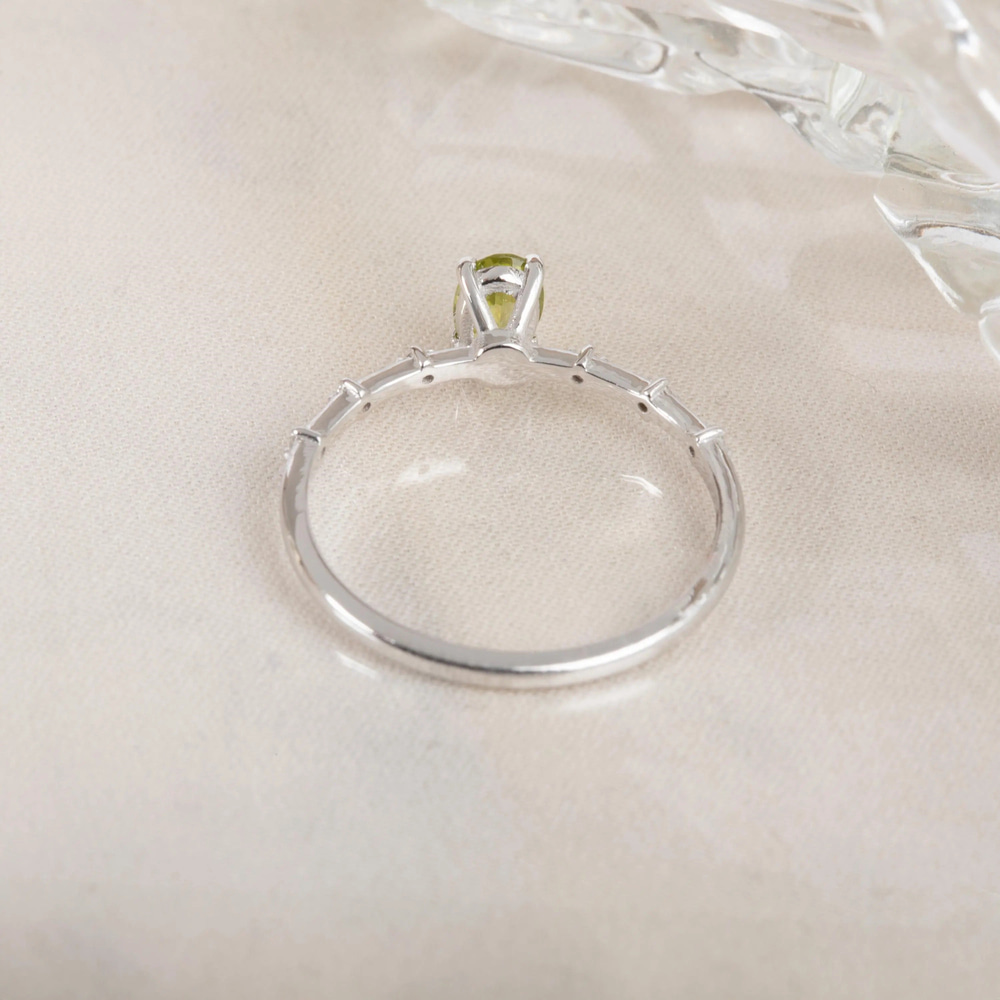 Peridot Parıltısı Altın Yüzük - Goldstore