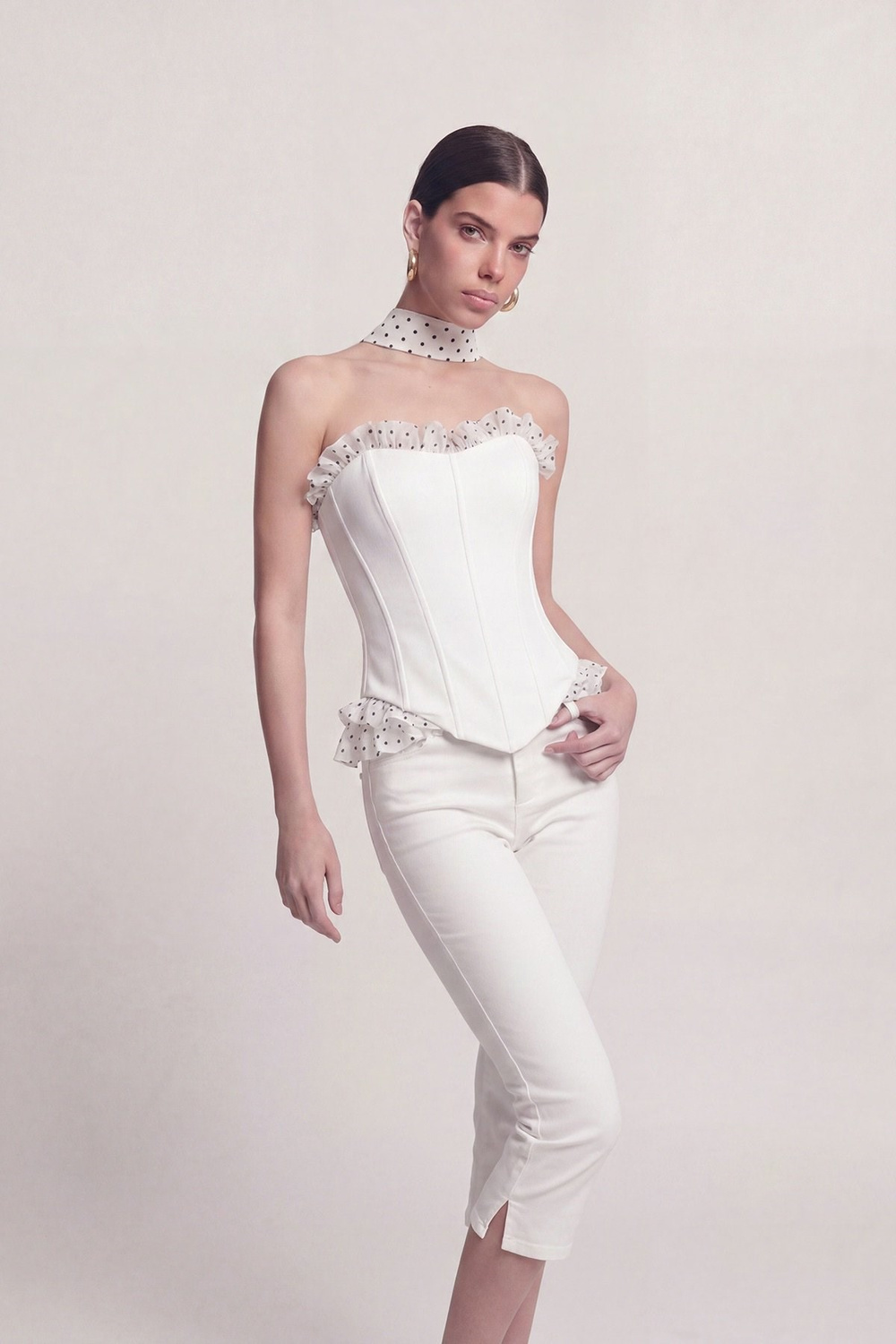  Una Mid-Waist Lycra Capri Pants White
