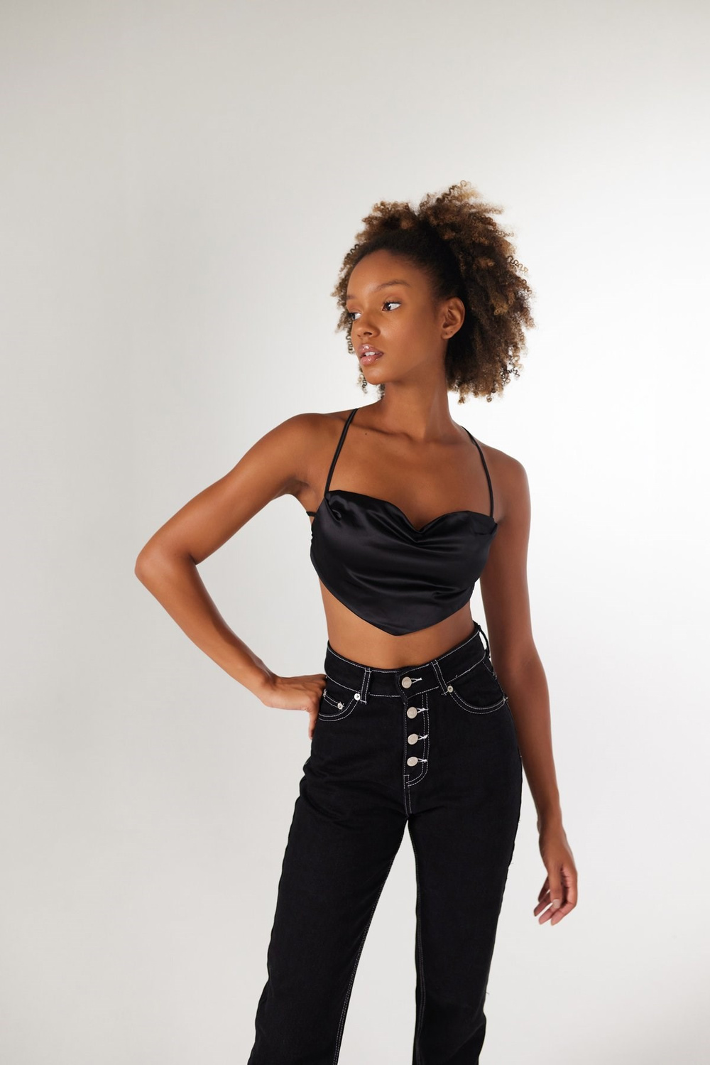 Shery Crop Black