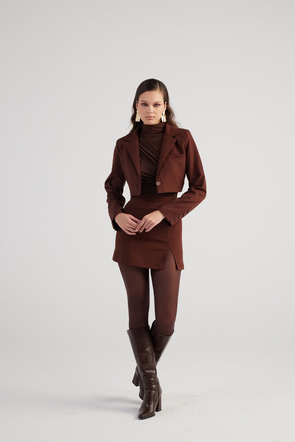 Vatkalı Atlas Kumaş Crop Model Panky Ceket Kahverengi