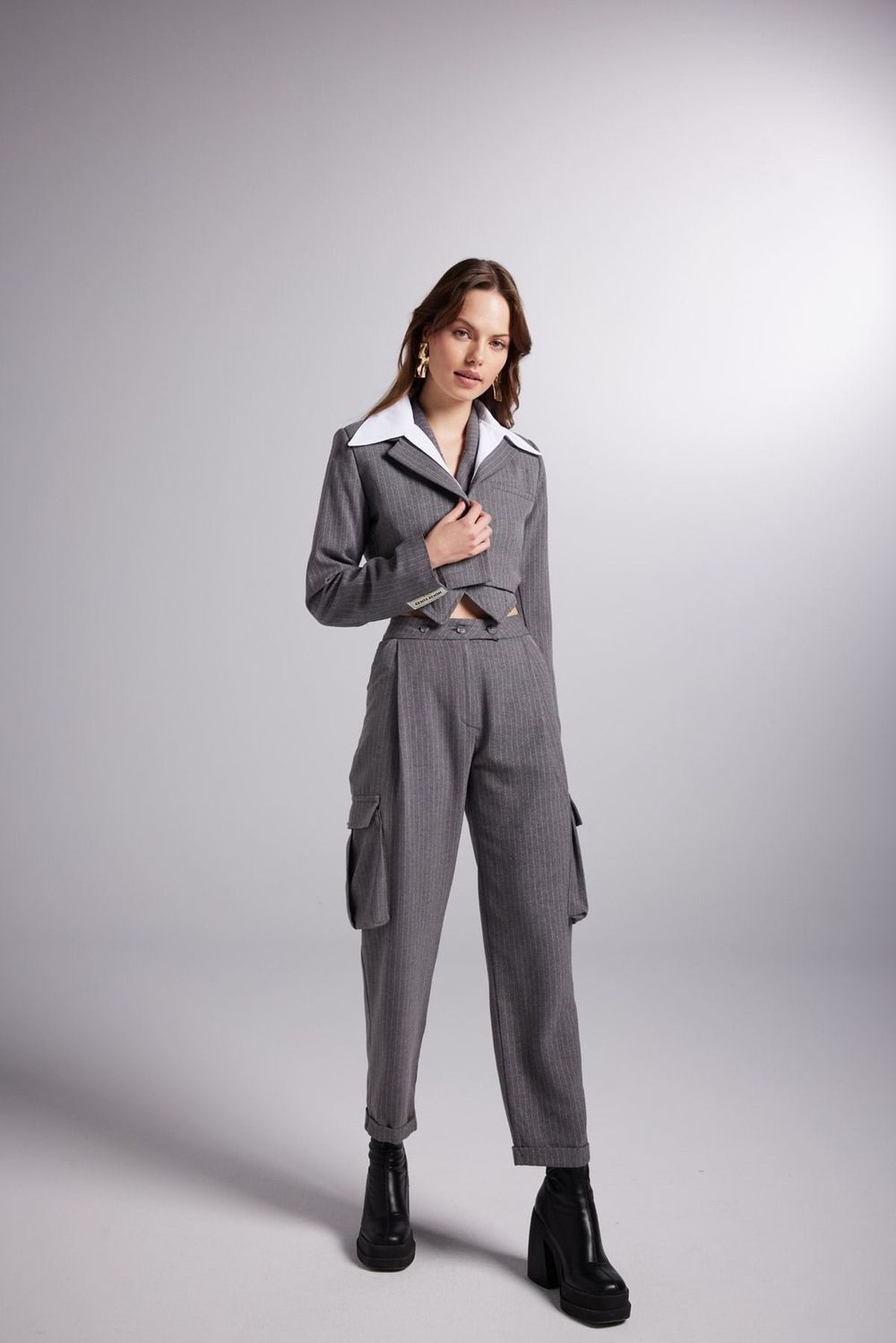 Çıkarılabilir Gömlek Yakası Detaylı Çizgili Crop Kira Blazer Ceket Gri