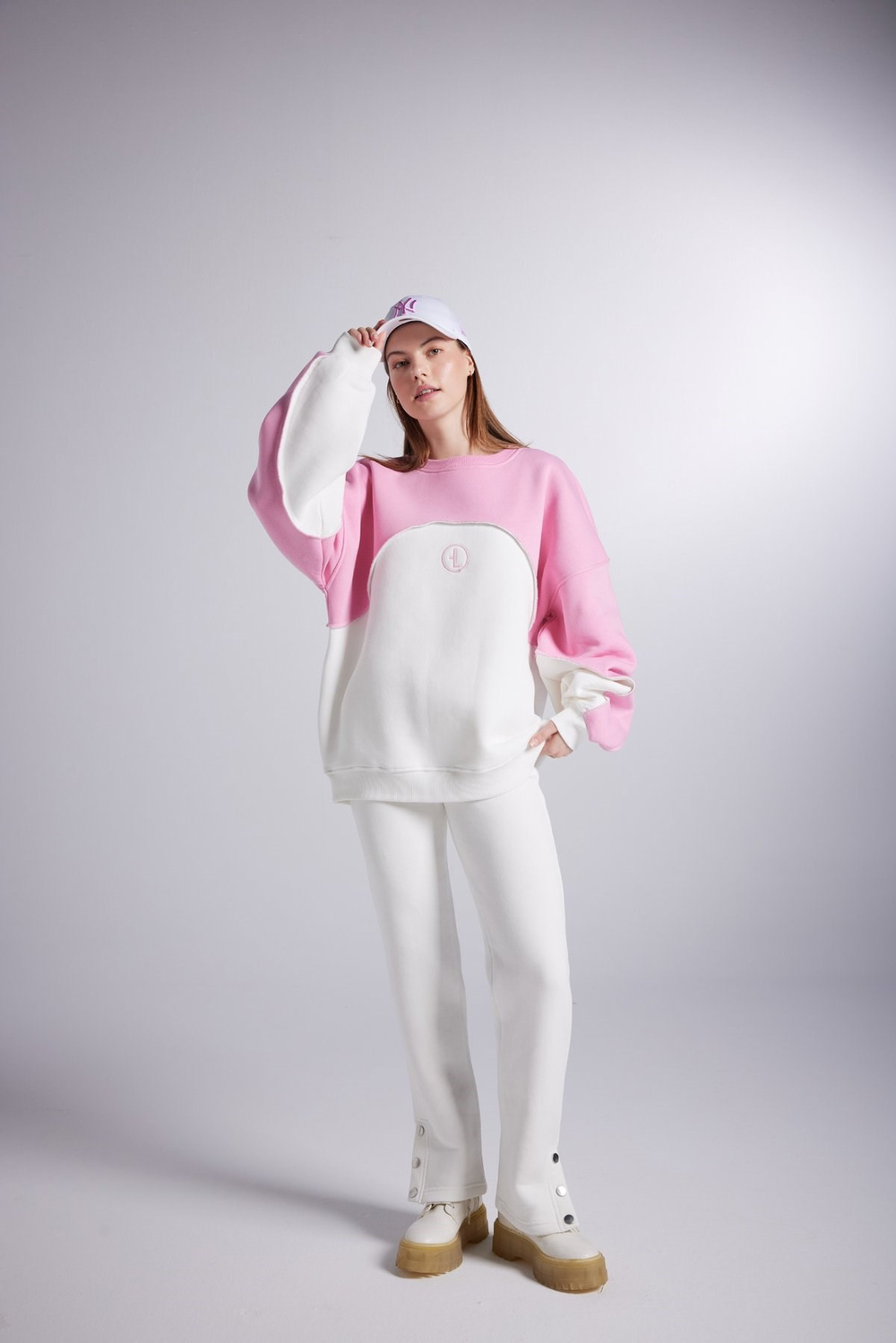 Şardonlu 3 İplik Kumaş Logolu Oversize Nola Sweatshirt Beyaz