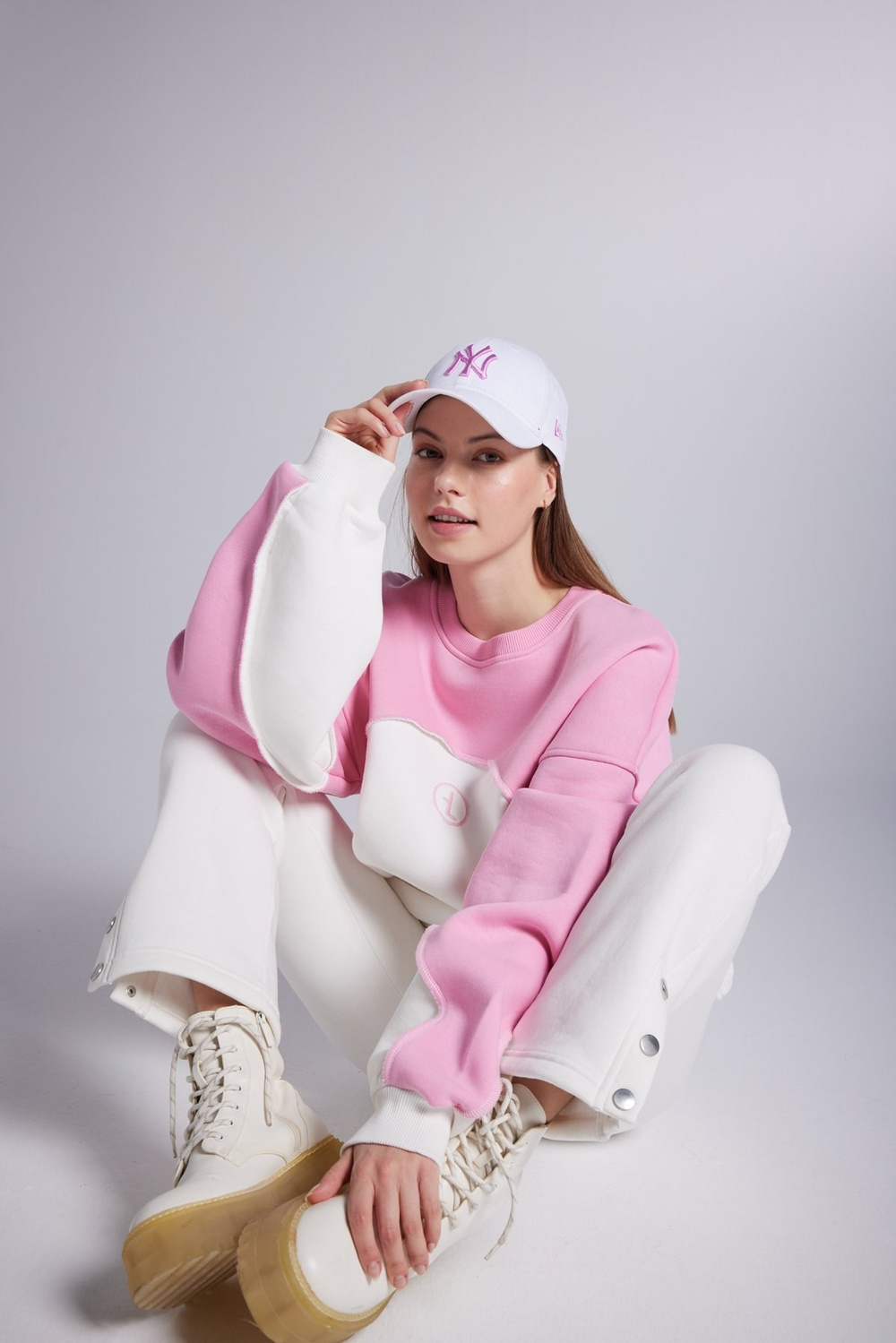 Şardonlu 3 İplik Kumaş Logolu Oversize Nola Sweatshirt Beyaz