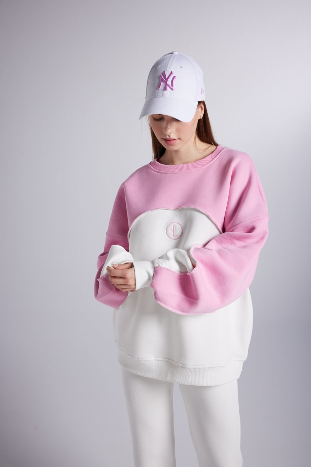 Şardonlu 3 İplik Kumaş Logolu Oversize Nola Sweatshirt Beyaz