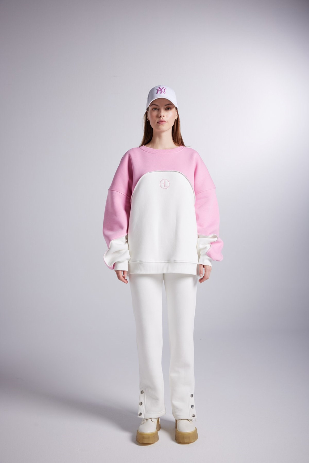 Şardonlu 3 İplik Kumaş Logolu Oversize Nola Sweatshirt Beyaz