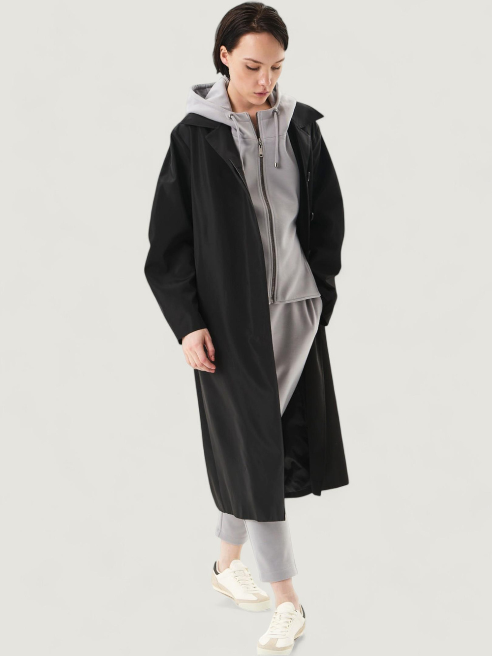 Oversize Kesim Düğmeli ve Cep Detaylı Uzun Trençkot - Siyah