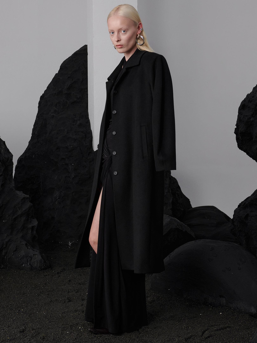 Balon Kollu Uzun Kaşe Mont - Siyah