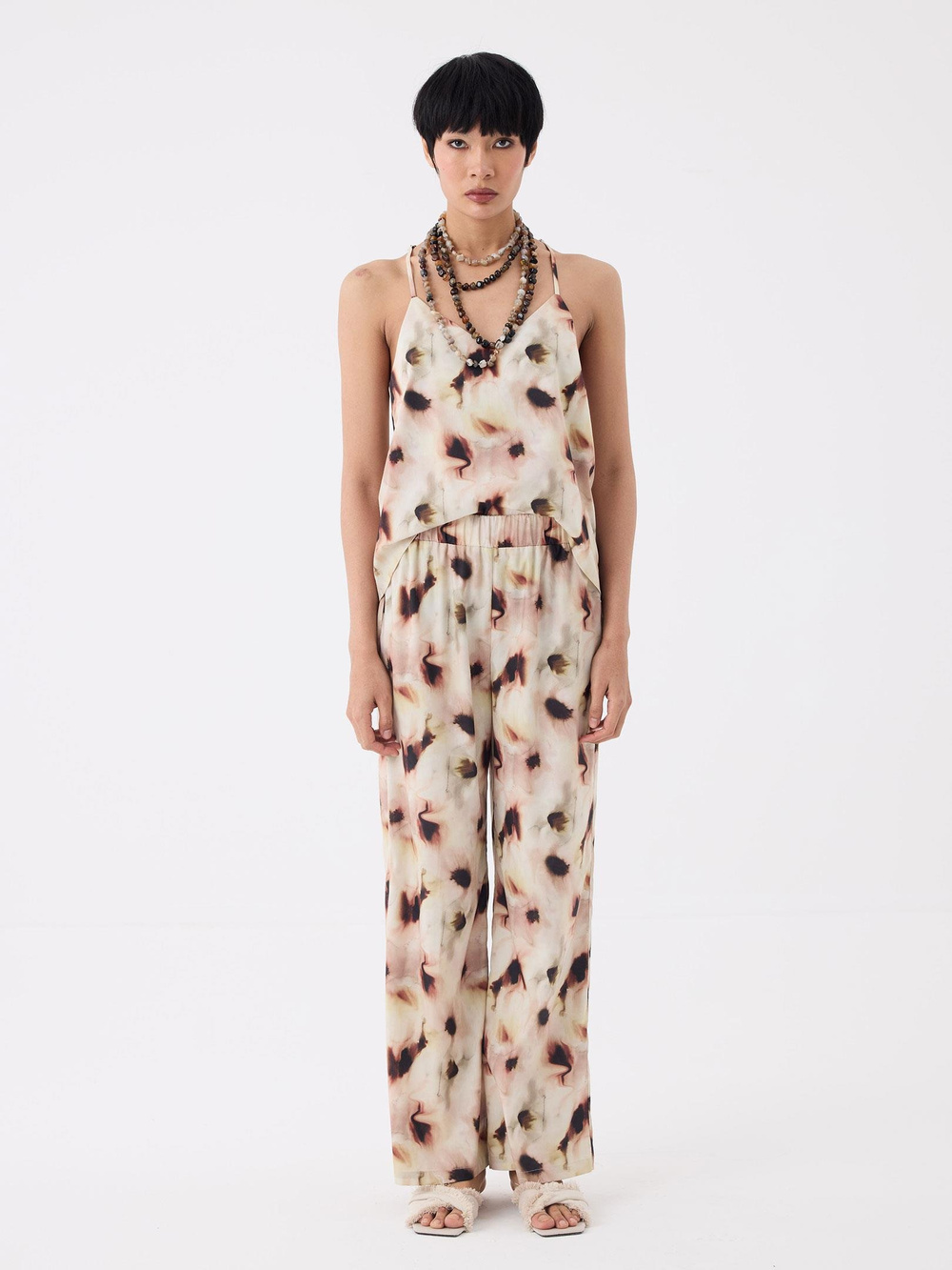 Çiçek Desenli Beli Lastikli Geniş Paça Pantolon - Bej Desenli