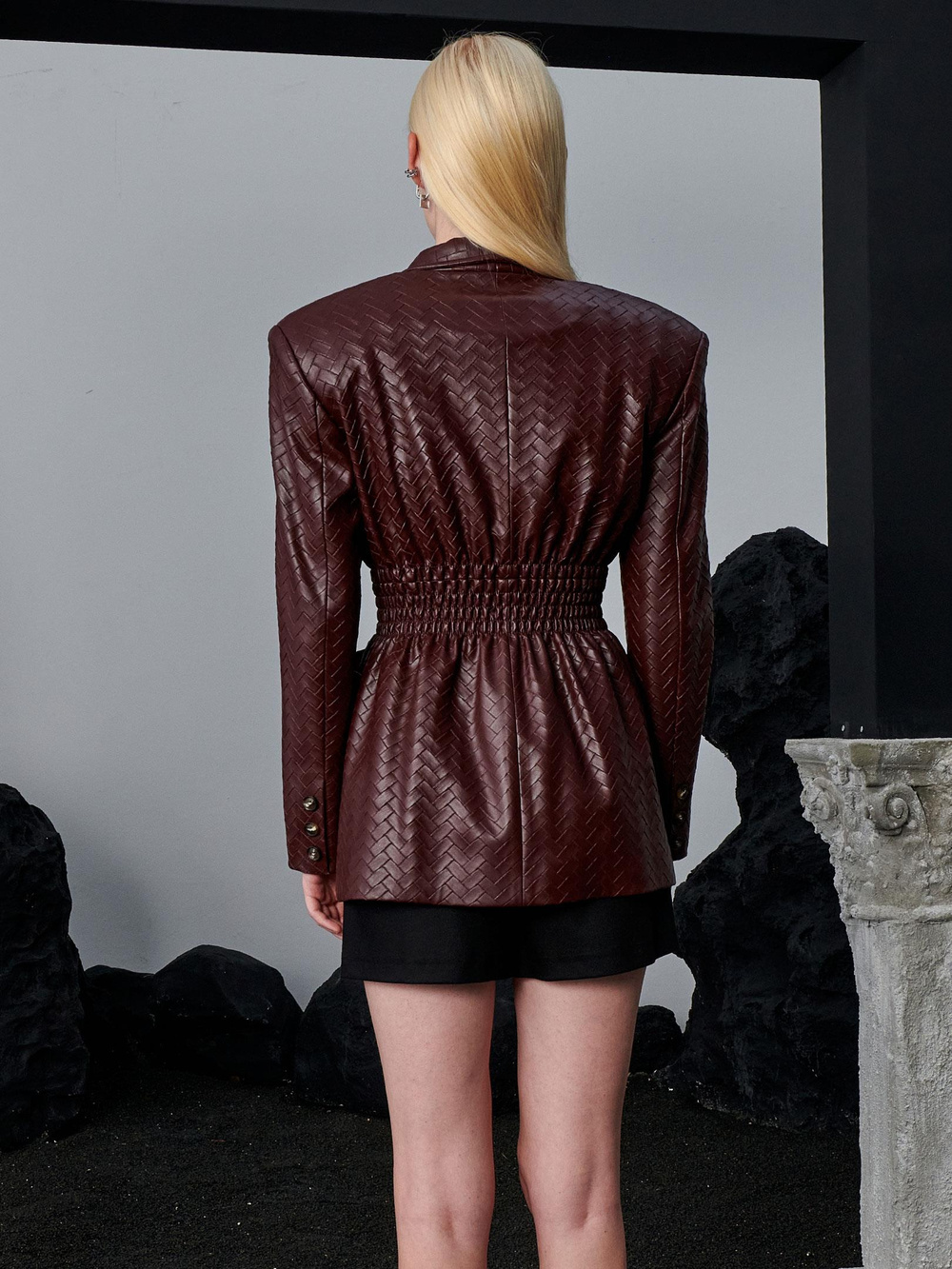 Beli Oturtmalı ve Düğmeli Vegan Örgü Deri Ceket - Bordo