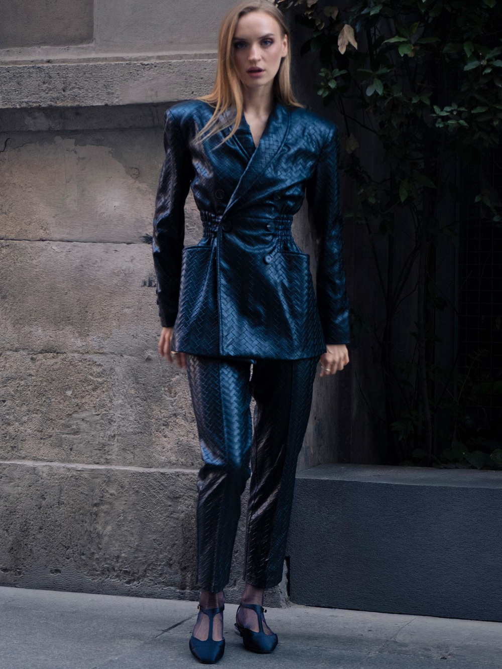 Beli Oturtmalı ve Düğmeli Vegan Örgü Deri Ceket - Siyah