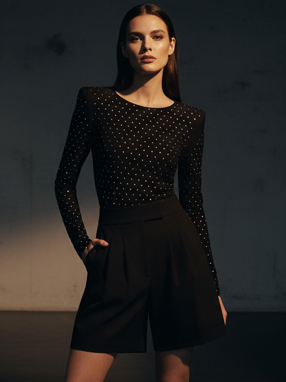 Taş Baskılı Bisiklet Yaka Bluz - Siyah