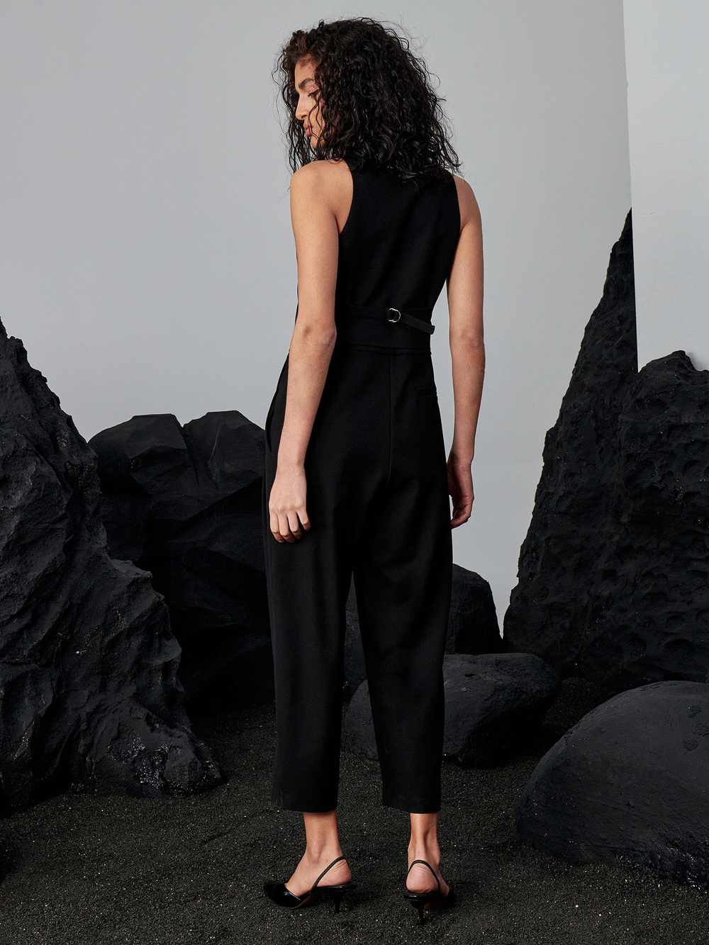 Kolsuz Ceket Yakalı Düğmeli Bel Dekolteli Şık Tulum -Siyah