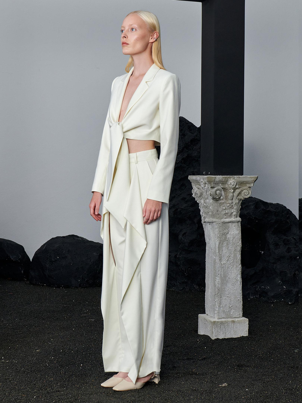 Önü Yırtmaç Detaylı Tasarım Pantolon - Ekru