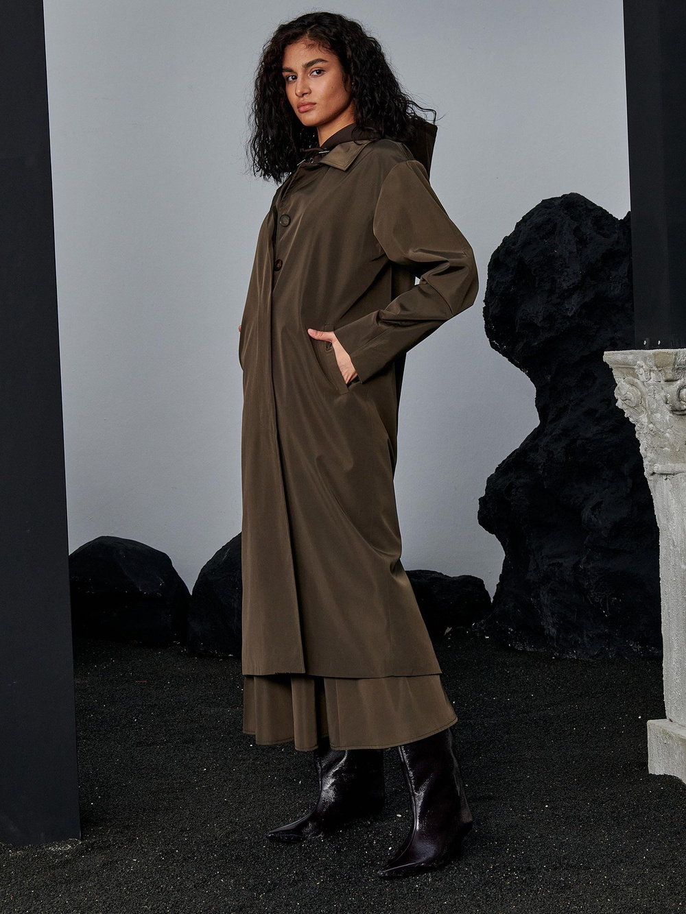 Oversize Kesim Düğmeli ve Cep Detaylı Uzun Trençkot - Haki