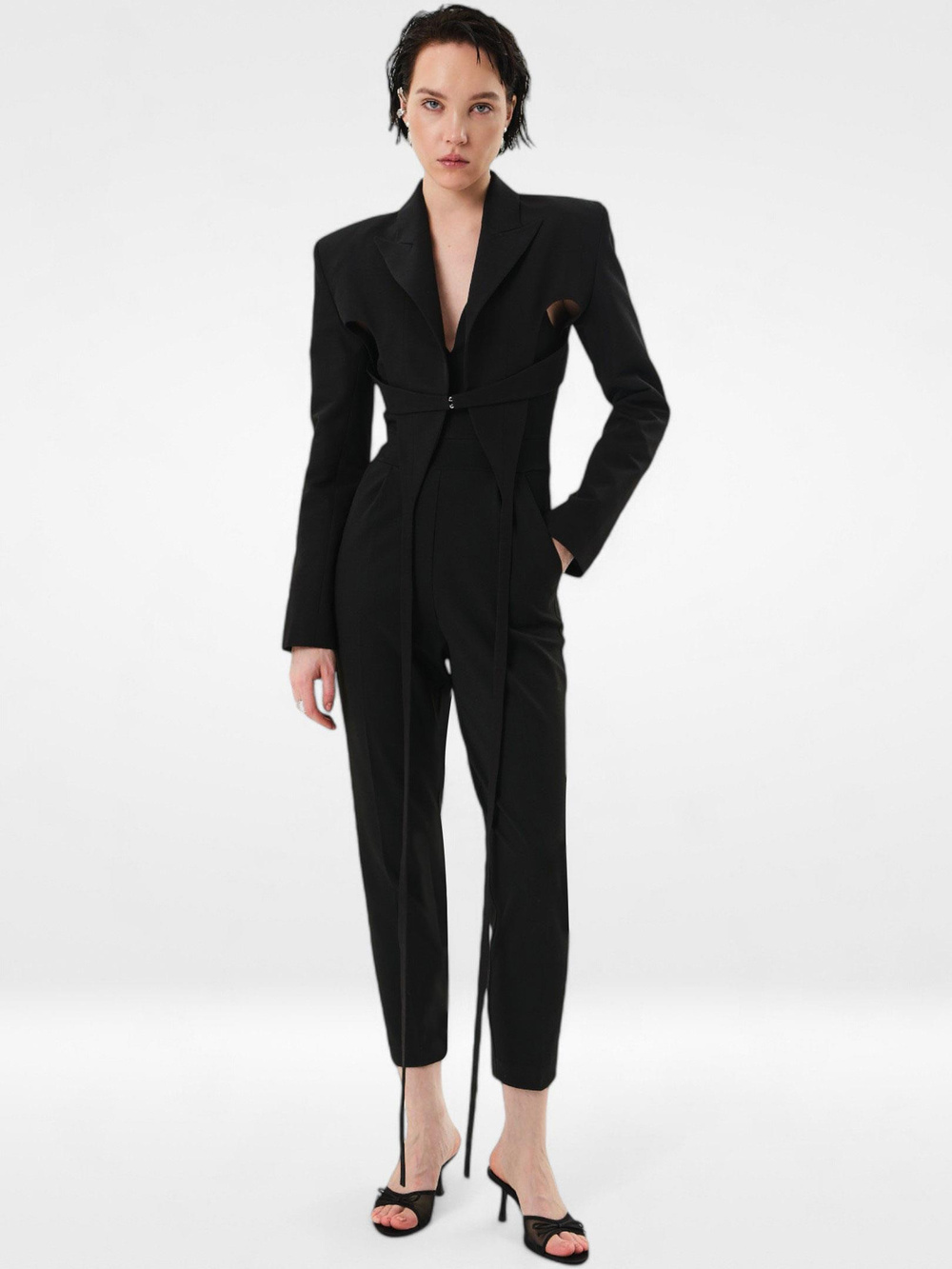 Vatkalı ve Bağlama Detaylı Crop Ceket - Siyah