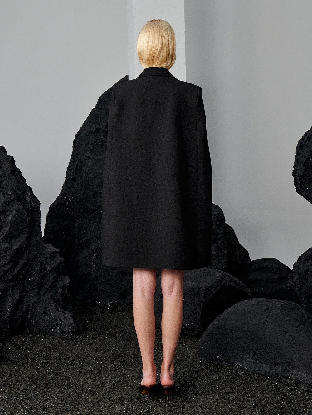 Krep Özel Tasarım Şık Pelerin Ceket - Siyah