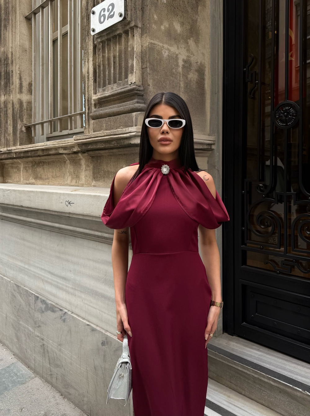 Wholesale Maxi Dress with Brooch Accessory