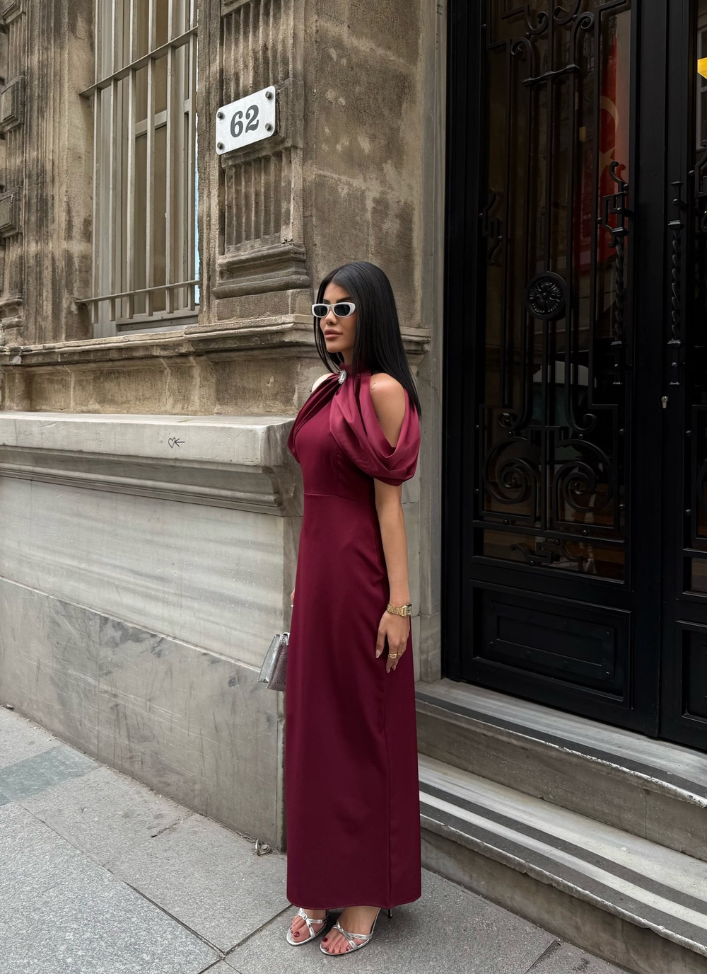 Wholesale Maxi Dress with Brooch Accessory