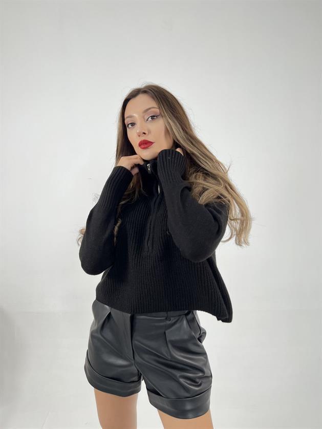 Wholesale Womens Zipped Pullover-Black