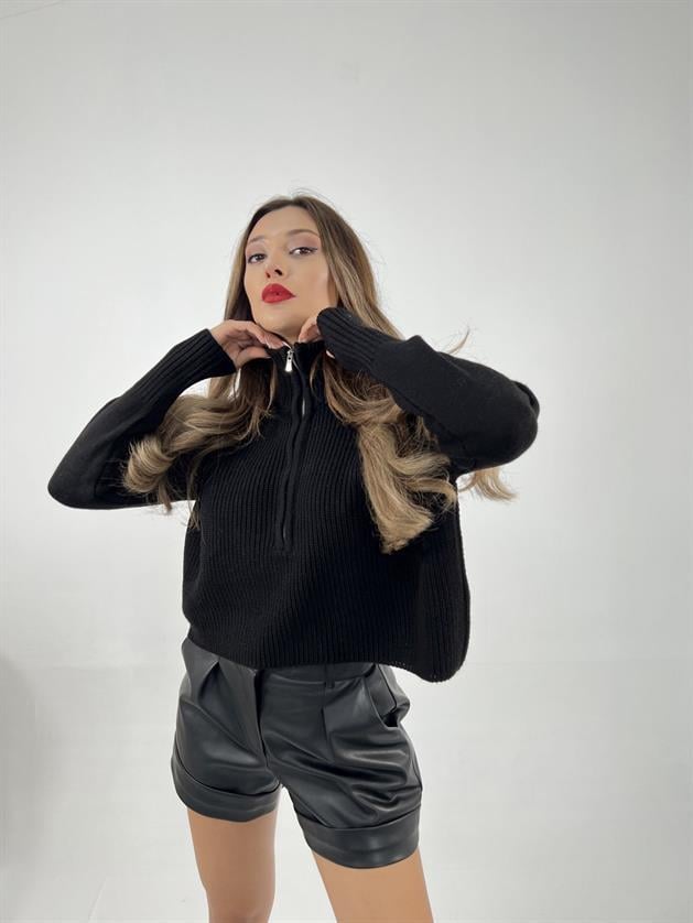 Wholesale Womens Zipped Pullover-Black