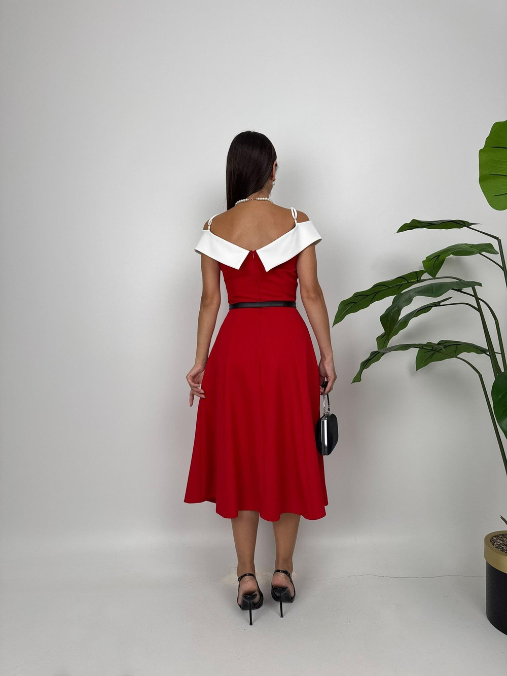 Wholesale Midi Dress with Contrast Collar and Belt