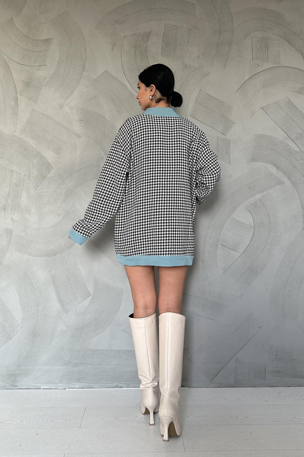 Wholesale Houndstooth Patterned Cardigan with Contrast Trim
