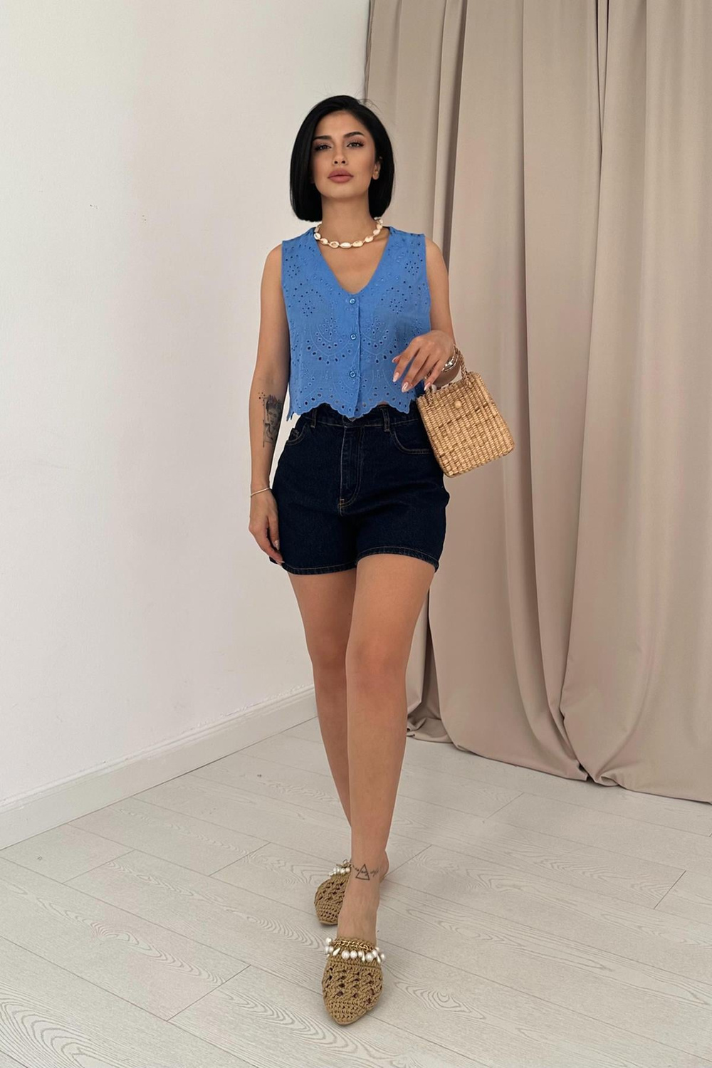 Wholesale Blue Lace Embroidered Sleeveless Blouse
