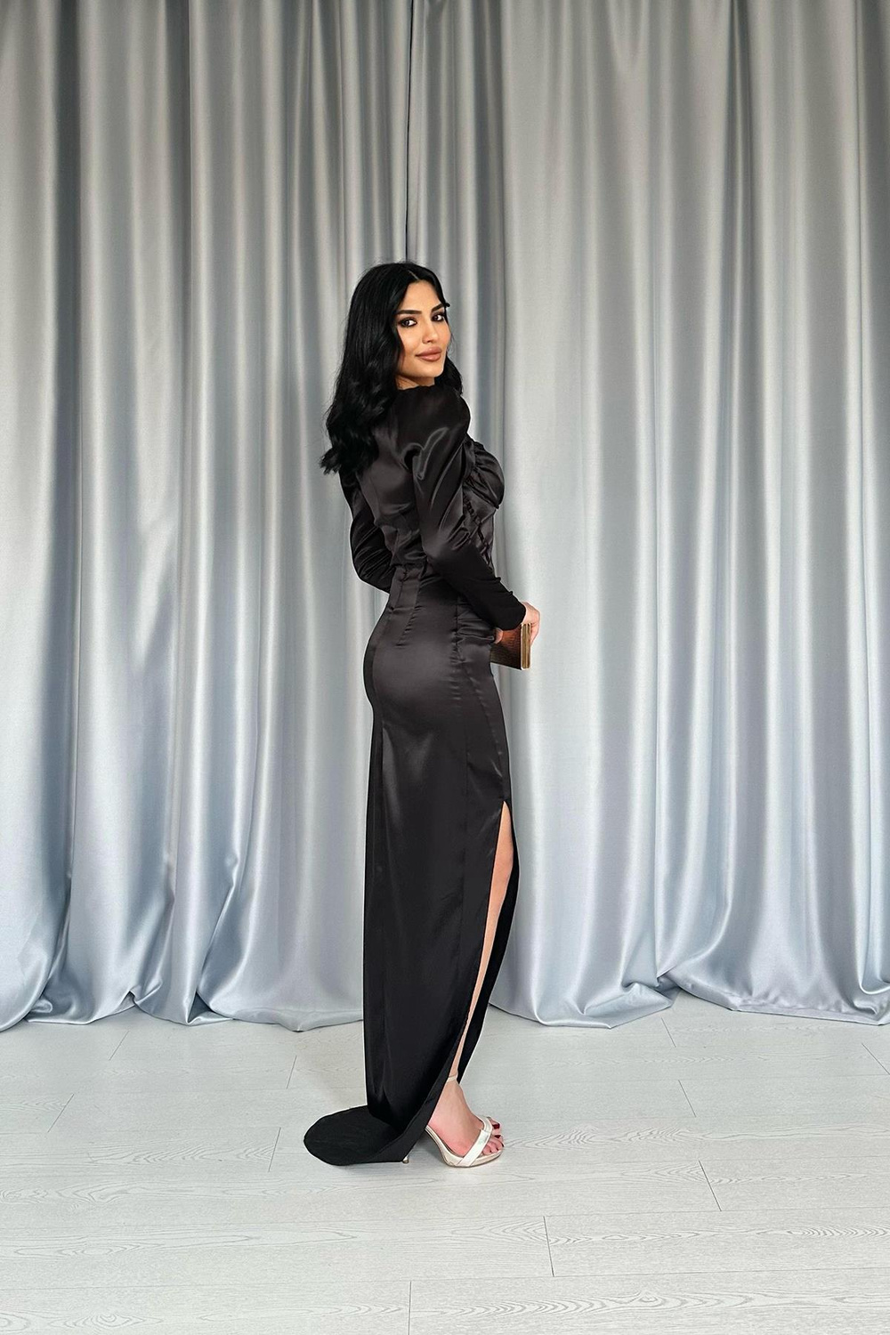 Wholesale Black Dress with Cups and Slit