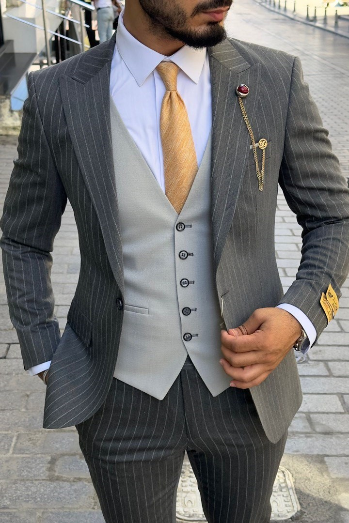Wholesale Men Anthracite Three-Piece Suit 1744W26-002