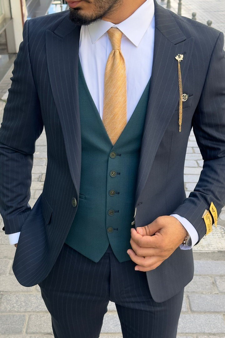 Wholesale Men Navy Three-Piece Suit 1744W26-002