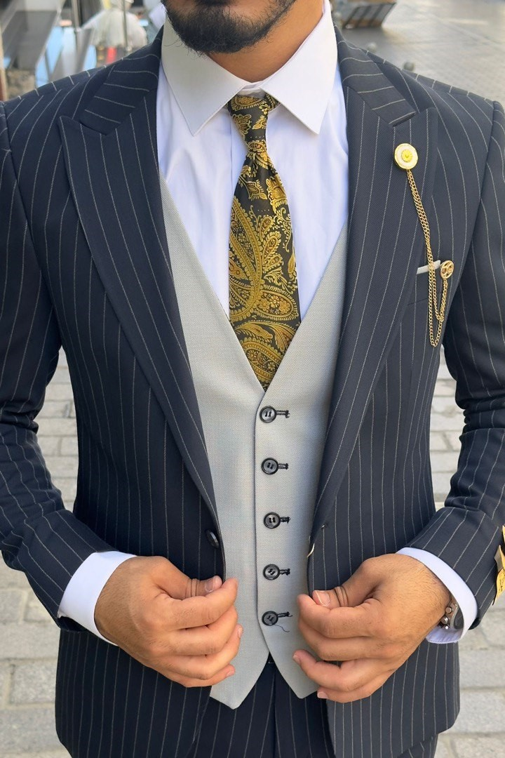 Wholesale Men Parliament Blue Three-Piece Suit 1744W26-002
