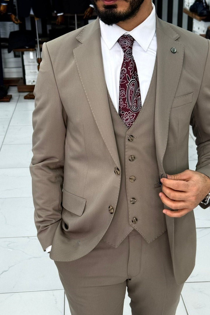 Wholesale Men Stone Three-Piece Suit 1744W26-001