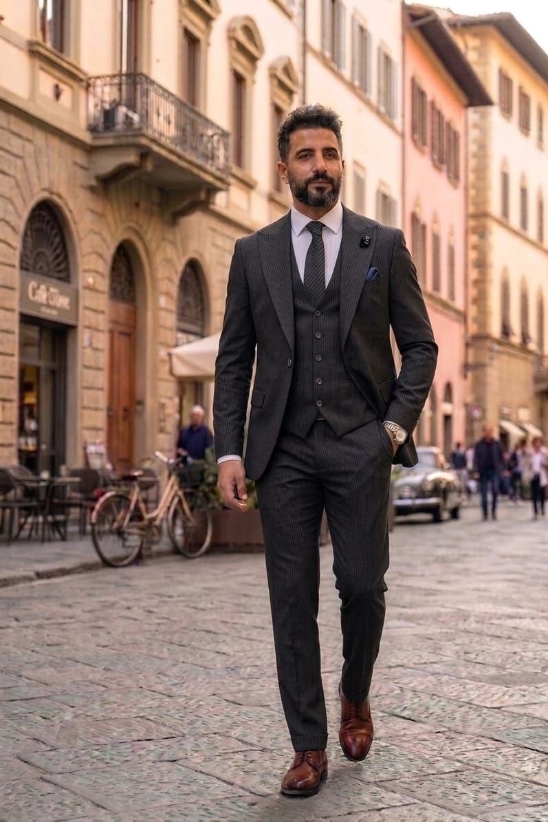 Wholesale Men's Anthracite Three-Piece Suit 1701W26-100