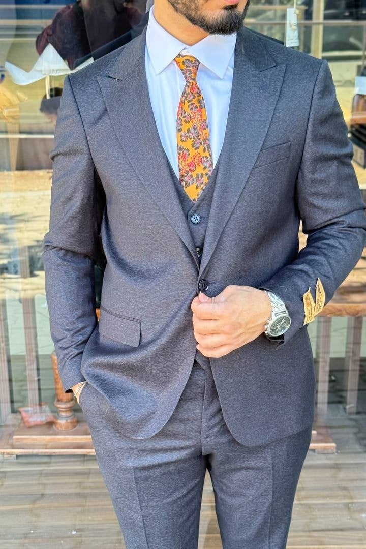 Wholesale Men's Anthracite Three-Piece Suit 1744W26-046