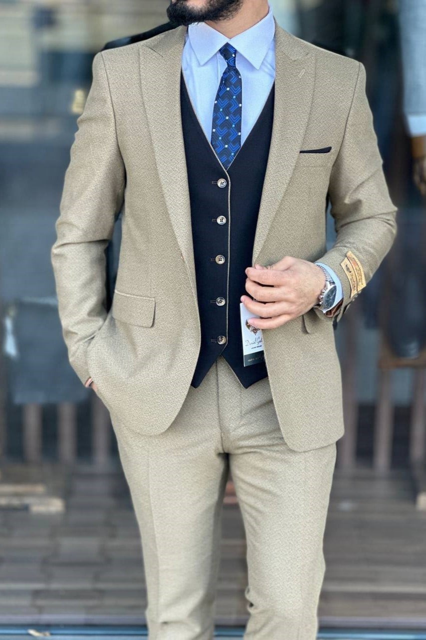 Wholesale Men's Beige Plus Size Three-Piece Suit 1744W26-041