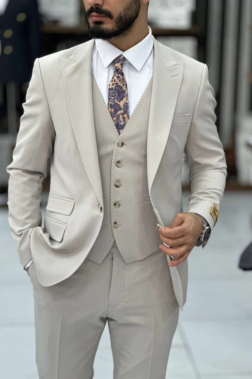 Wholesale Men's Beige Plus Size Three-Piece Suit 1744W26-036
