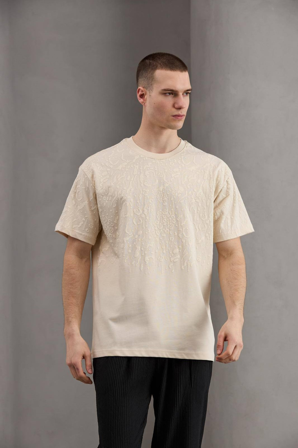 Wholesale Men's Beige T-Shirt 1603W26-26-Y017