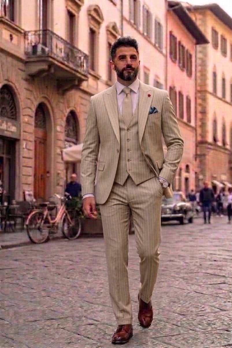 Wholesale Men's Beige Three-Piece Suit 1701W26-104