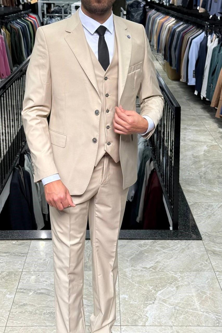 Wholesale Men's Beige Three-Piece Suit 1701W26-027