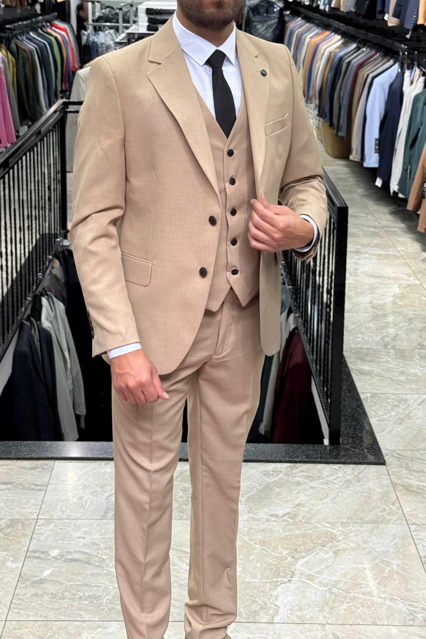 Wholesale Men's Beige Three-Piece Suit 1701W26-028