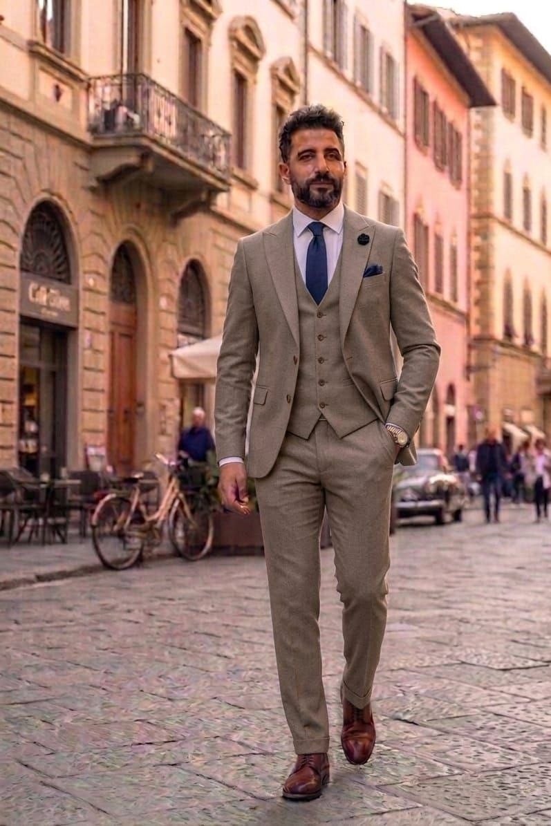 Wholesale Men's Beige Three-Piece Suit 1701W26-100