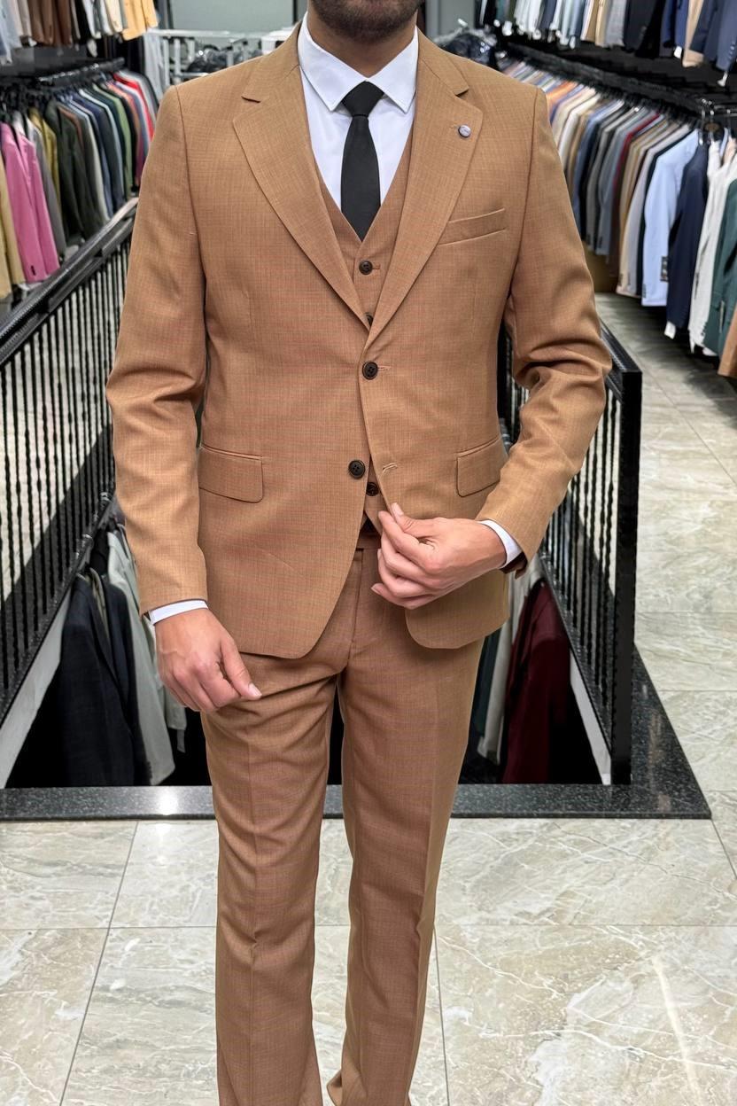 Wholesale Men's Biscuit Three-Piece Suit 1701W26-028