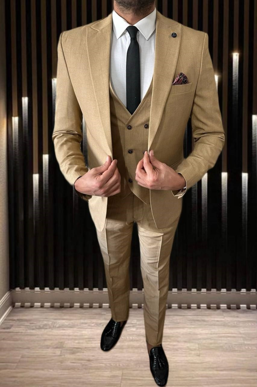 Wholesale Men's Biscuit Three-Piece Suit 1701W26-090