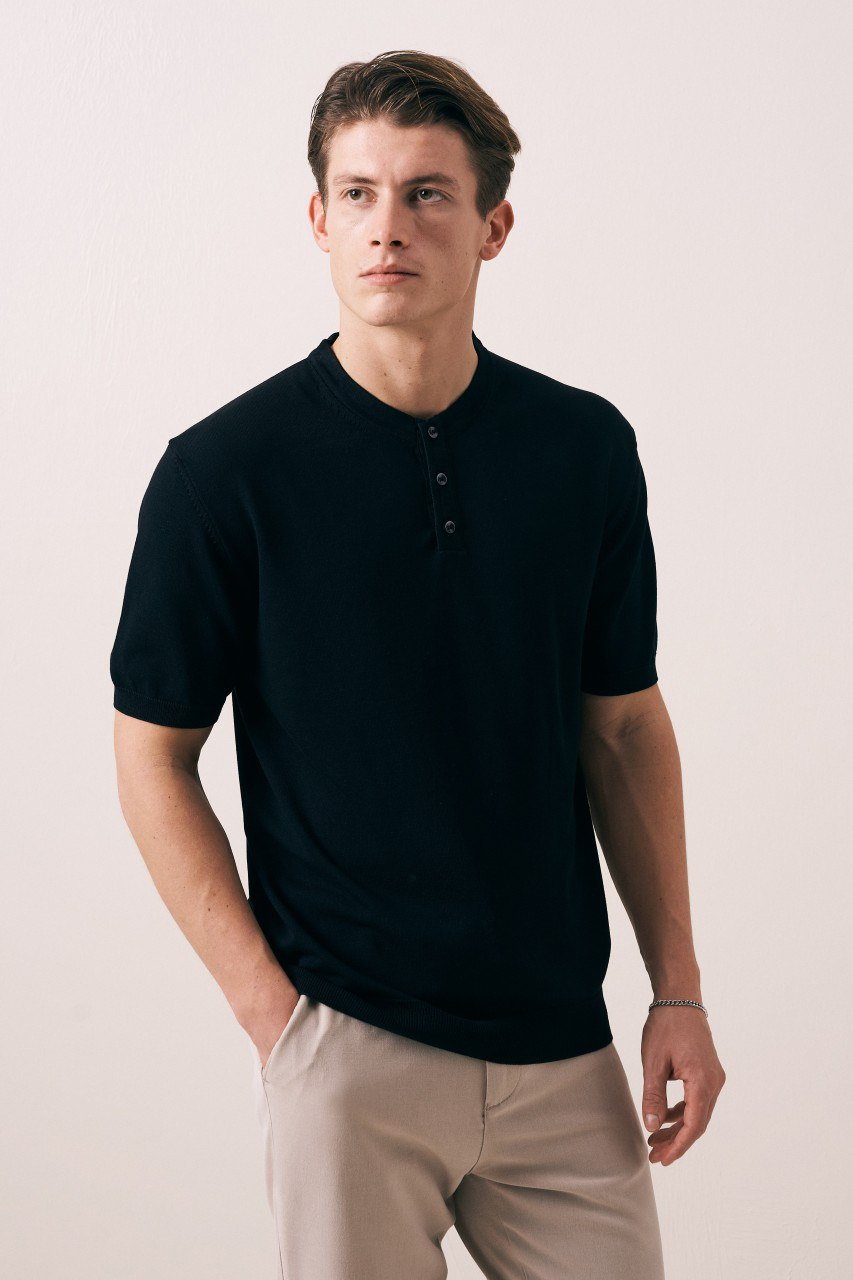 Wholesale Mens Black Knit Crew-Neck T-Shirt
